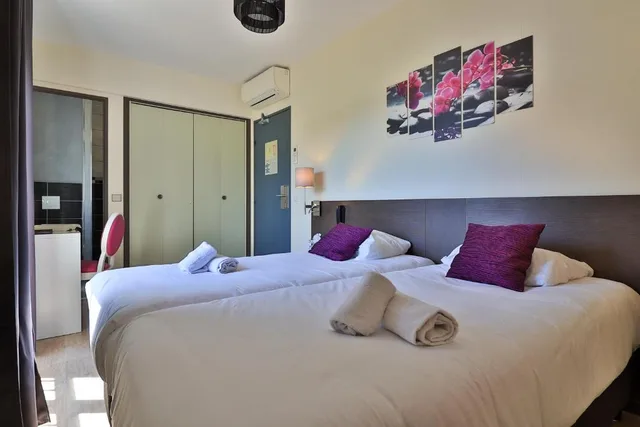 غرفة قياسية بسريرين منفصلين، Hotel Perla Riviera 1/2
