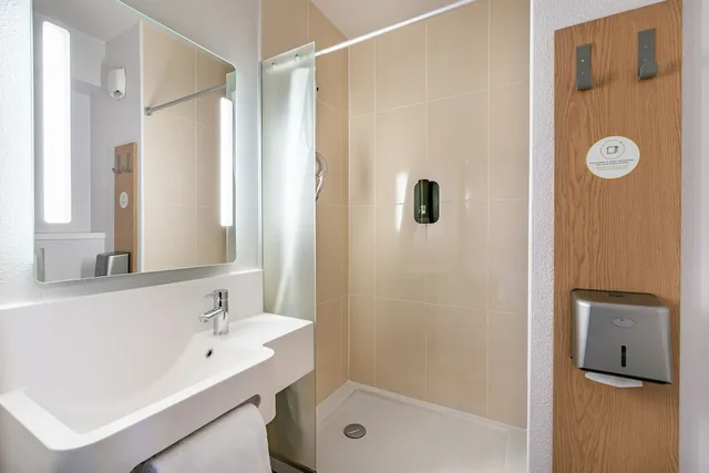 Double Superior room, B&B HOTEL Arcachon Gujan Mestras 7/7