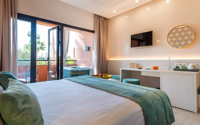 غرفة بسرير كوين بشرفة بجاكوزي، Medina Gardens - Adult only 7/10