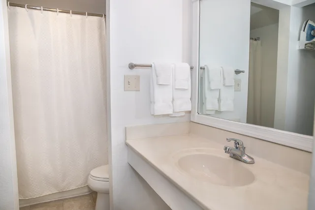 غرفة بسرير كينج، Sea Ranch Resort 3/3