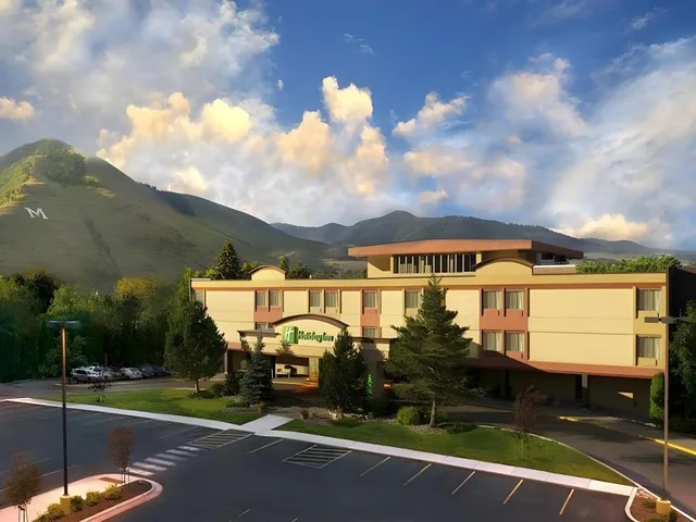غرفة قياسية بسريرين كوين بإطلالة على النهر، Holiday Inn Downtown At the Park 1/1