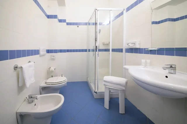 غرفة قياسية بسريرين منفصلين، B&B HOTEL Mantova Cristallo 5/5