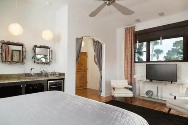 Coastal, Superior, Queen Bed، Black Dolphin Inn 3/4