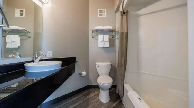 Room, 2 Double Beds, Park Inn by Radisson, Grand Island I-80 6/7