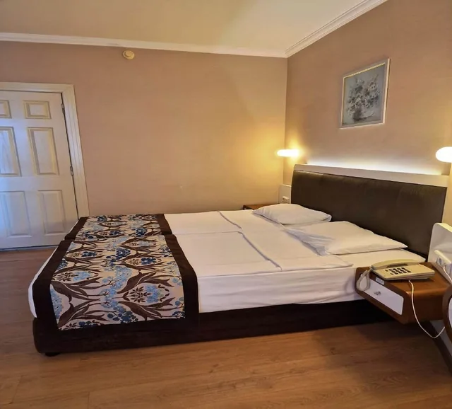 غرفة قياسية بسرير مزدوج، Azak Hotel 1/5
