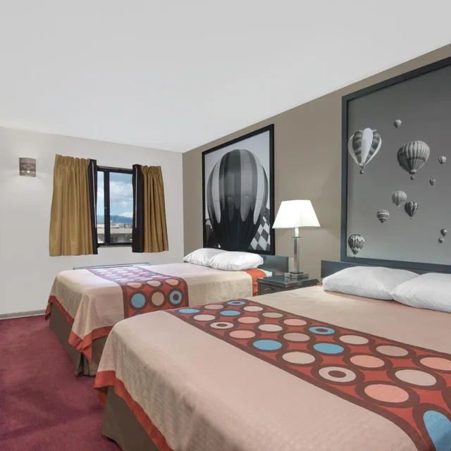 جناح بغرفتي نوم، Super 8 by Wyndham Taos 4/8