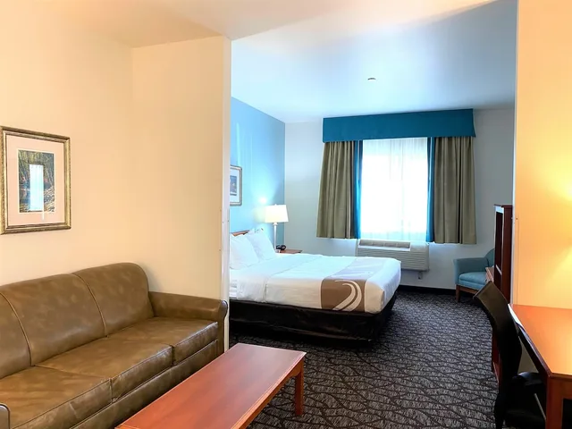 جناح بسرير كينج مع أريكة، Quality Inn & Suites Sequim at Olympic National Park 5/7