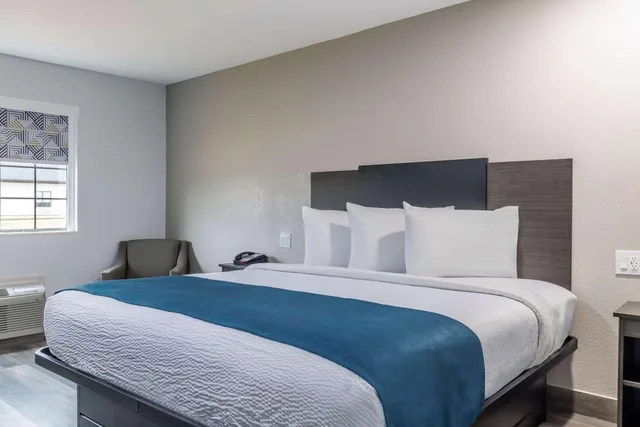 غرفة بسرير كينج، Motel6 Brenham, TX 3/5