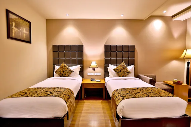 غرفة بريميوم بسرير كينج بشرفة، Regenta Resort Bharatpur 9/10