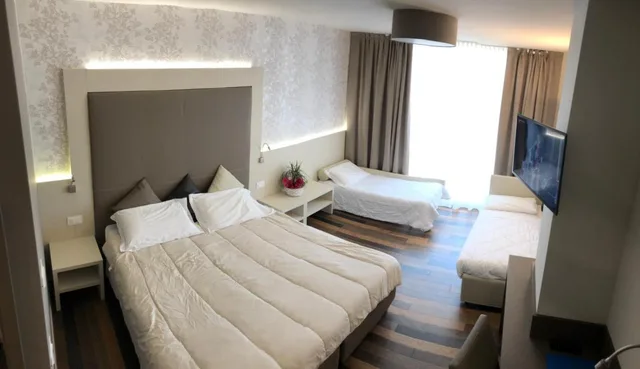 غرفة ديلوكس عائلية، Albergo Gardesana 1/10
