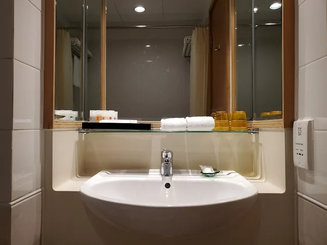 Grand, Twin Beds, Harbour View, Ramada by Wyndham Hong Kong Grand View 7/8