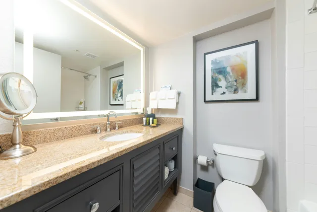 غرفة بسريرين كوين بإطلالة على البحر بشرفة، Hilton Melbourne Beach Oceanfront 6/7