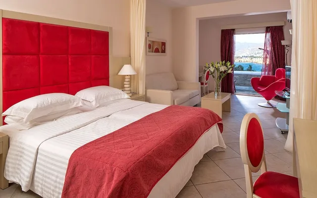 جناح جونيور بسرير كينج، Grand Beach 1/3