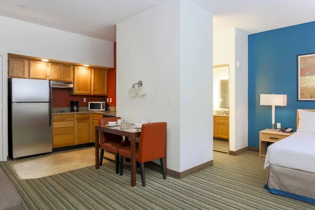 استوديو بسرير كينج مع أريكة، Residence Inn By Marriott 2/4
