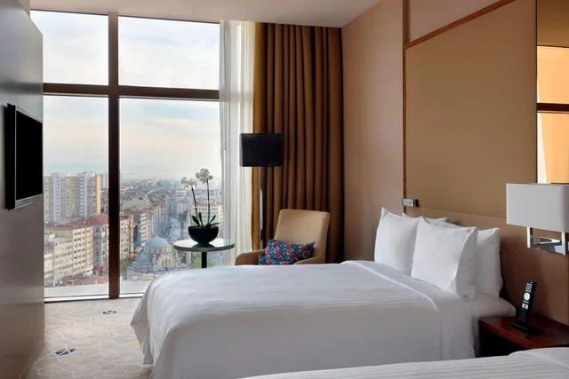 2 Bedrooms, Executive, Suite, King Bed, Sea View, Executive Lounge Access, Istanbul Marriott Hotel Sisli 2/6