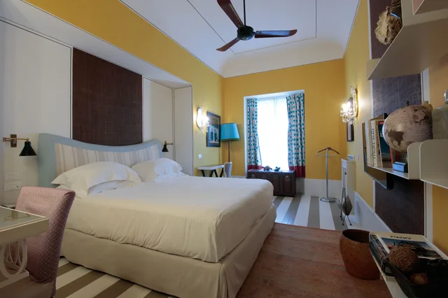 غرفة سوبيريور بسرير كينج بإطلالة على الفناء، Capri Tiberio Palace - The Leading Hotels of the World 3/8