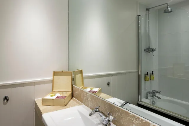 غرفة كلاسيكية بسرير مزدوج يُسمح فيها بالحيوانات الأليفة، Westmorland Hotel 5/5
