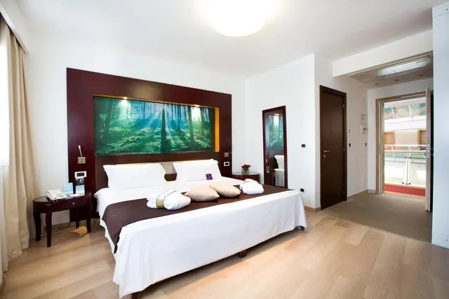 غرفة سوبيريور بسرير مزدوج، Mercure Olbia Hotel e Spa 2/3