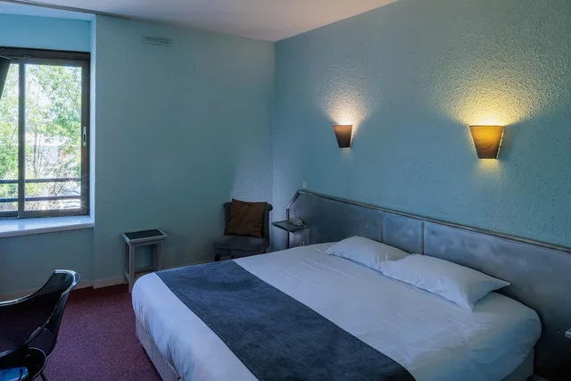 Family, Quintuple، Logis Hotel Noemys Brive - Restaurant Le Teinchurier 1/3