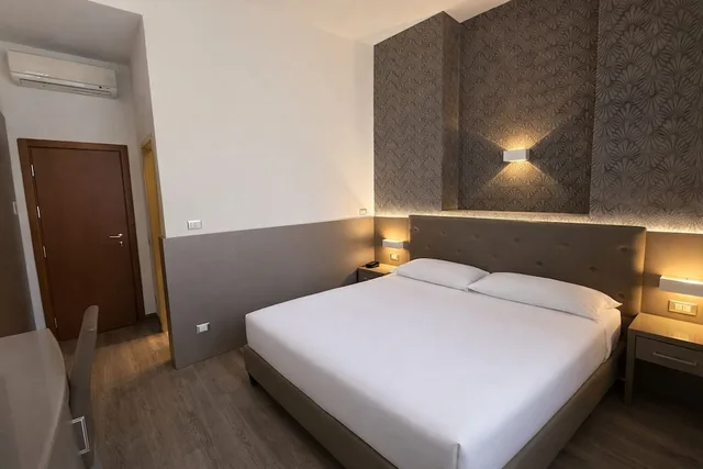 غرفة سوبيريور بسرير كينج، Hotel Principe Modena 7/9
