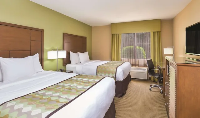 غرفة ديلوكس بسريرين كوين، La Quinta Inn by Wyndham Austin North 1/3