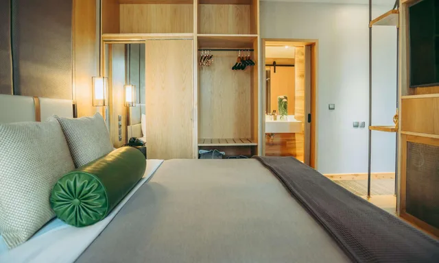 Room, Large, The Social House Nairobi, a Preferred Lifestyle Hotel 3/4