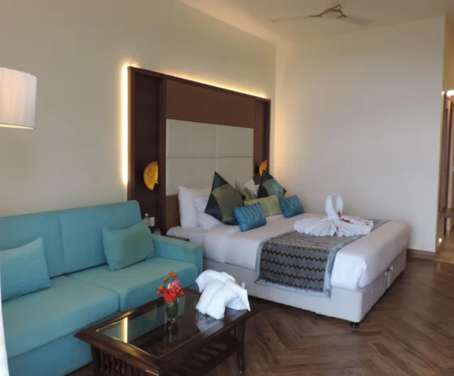 Room, Forest View, Balcony, JuSTa Luxe Mukteshwar Retreat and Spa Mukteshwar 2/2