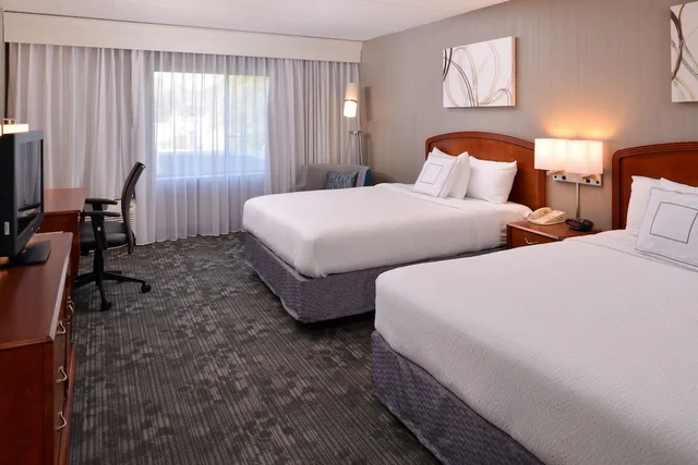 غرفة بسريرين كوين مع أريكة، Courtyard by Marriott Charlotte Gastonia 2/4