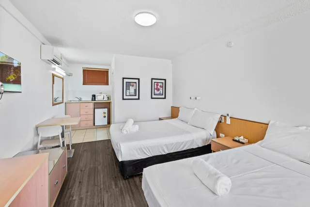 غرفة بسرير كوين وسرير فردي، Annerley Motor Inn 1/10