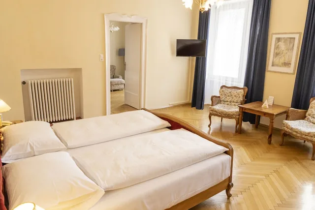 Family Suite, 1 Single and 2 Double Beds، Hotel Mariahilf 5/10
