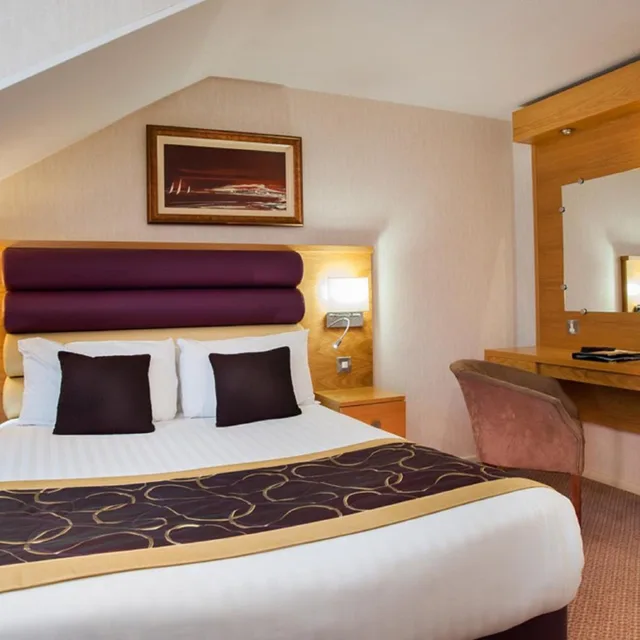 غرفة قياسية بسرير مزدوج أو سريرين منفصلين، The Abbey Hotel Golf & Spa 2/9