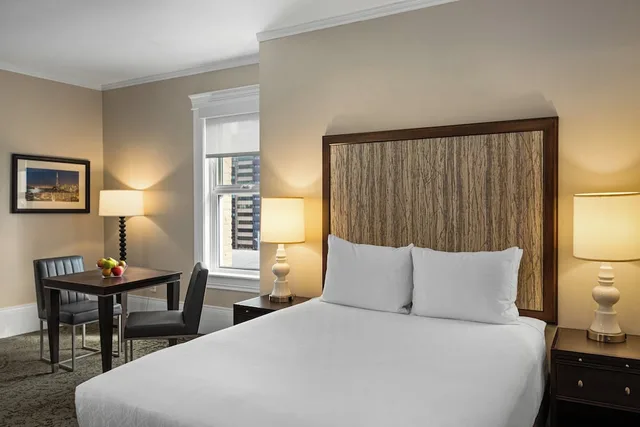استوديو بسرير كوين، WorldMark San Francisco 4/8