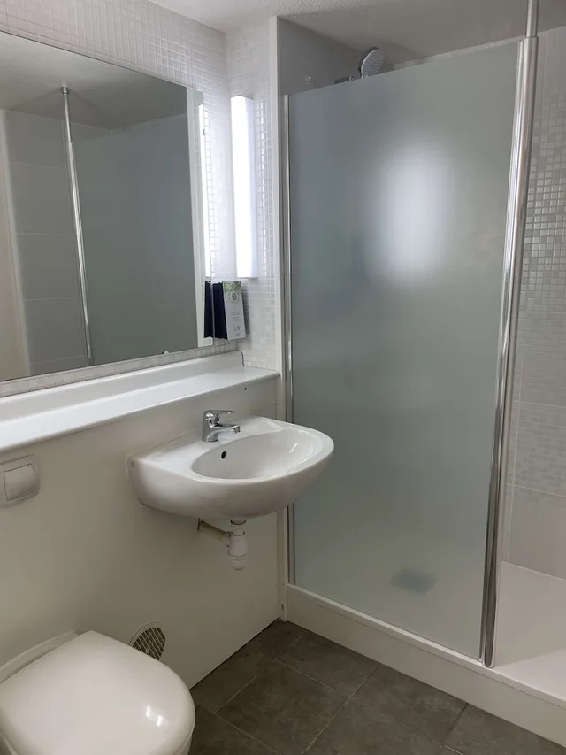 غرفة قياسية بسريرين منفصلين، Kyriad Direct Montpellier Ouest Saint Jean De Vedas 9/10