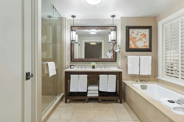 Executive, Suite, King Bed, Valley View, Sofa، The St. Regis Deer Valley 3/3