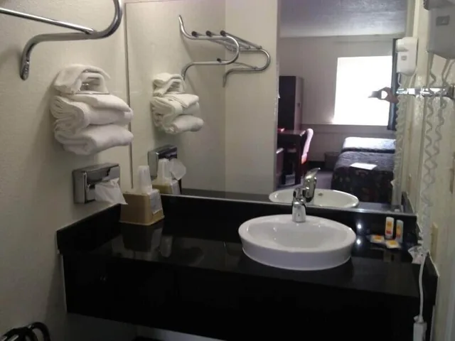 غرفة قياسية بسريرين كوين، Motel6 Wichita, Kansas 4/5