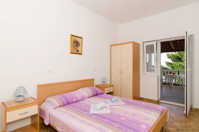 Room, Queen Bed, Sea View, Terrace, Apartments Franka Saplunara 1/2