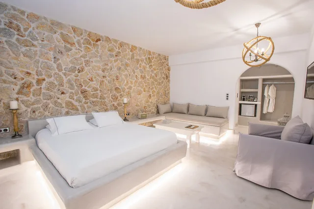 جناح تنفيذي بسرير كينج، Paros Palace 2/4