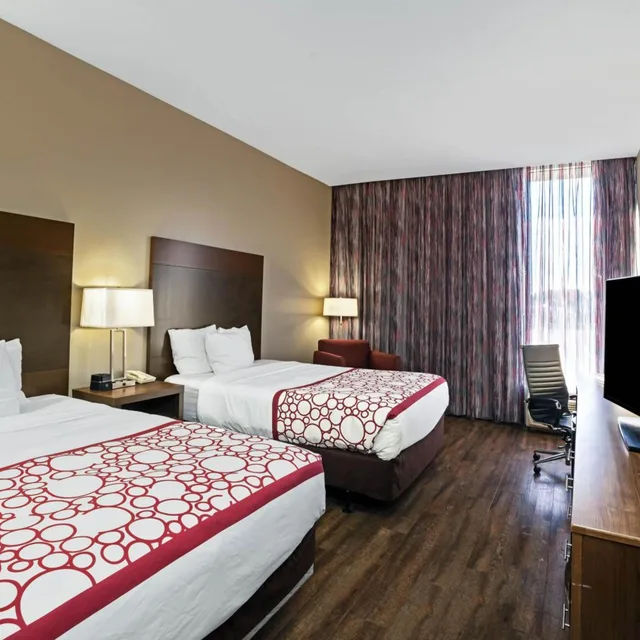 Executive, 2 Queen Beds, La Quinta Inn And Suites By Wyndham Tuscaloosa University 3/10