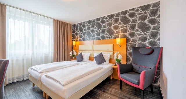 غرفة قياسية بسرير مزدوج، PLAZA INN Stuttgart-Filderstadt 3/7