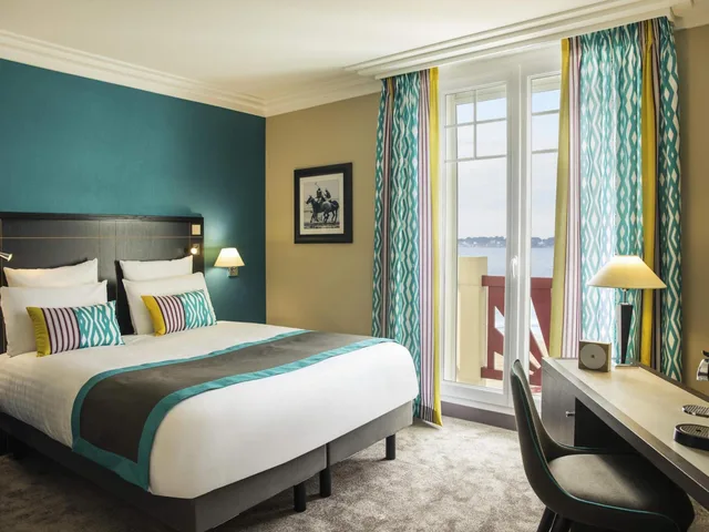 Classic, Double Bed, Sea Side, Mercure La Baule Majestic 1/2
