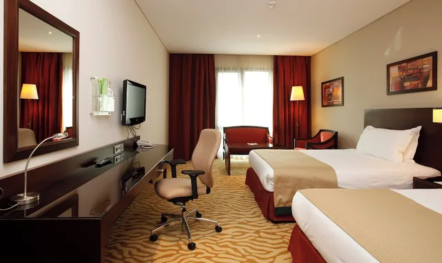غرفة قياسية بسريرين منفصلين بإطلالة على المدينة، هوليداي إن - العليا(Holiday Inn Olaya) 5/9