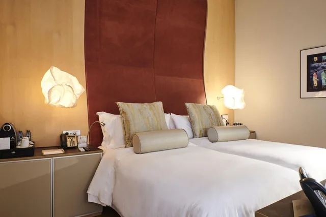 غرفة ديلوكس بسرير كينج بإطلالة على الجبل، Hotel Marques de Riscal A Luxury Collection Hotel Elciego 4/8