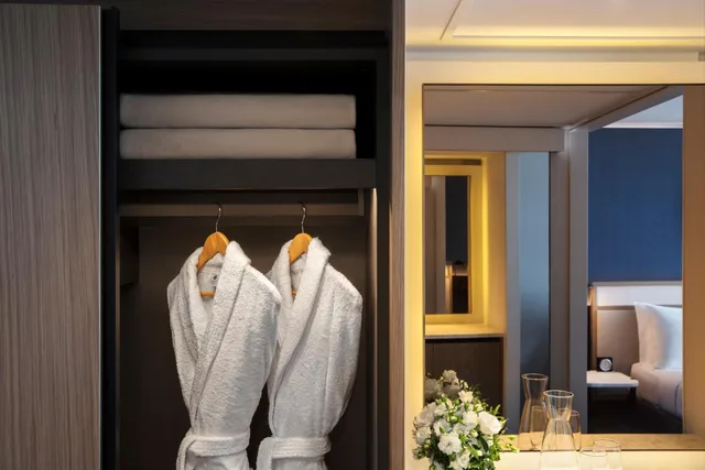 غرفة بسرير كينج بإطلالة على المرفأ في طابق مرتفع، HYATT REGENCY SYDNEY 4/8