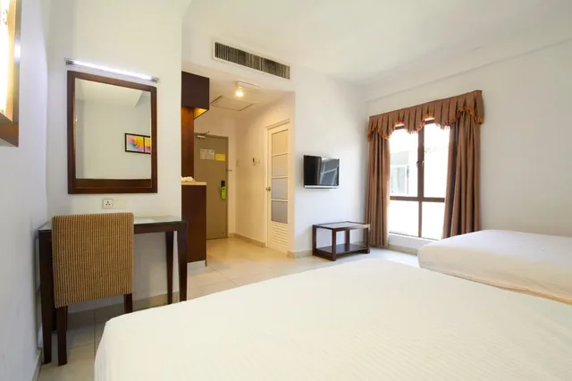 Family, Triple, 1 Double and 1 Single Bed, Hotel Kepong 4/10