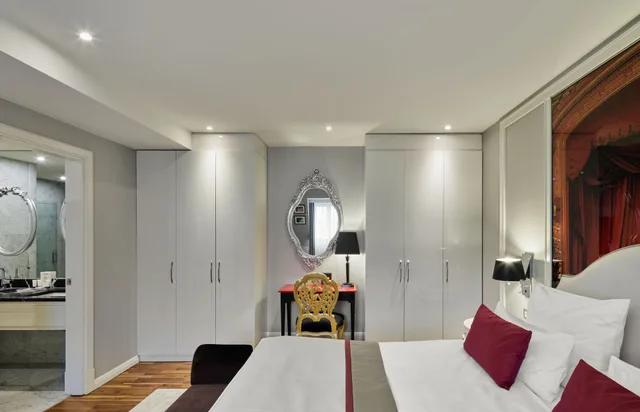 Titanic, Sezen Aksu, Suite, Single، TITANIC Gendarmenmarkt Berlin 2/4
