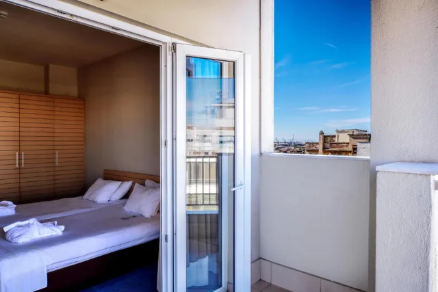 Penthouse Suite, City View، Astoria 7/10