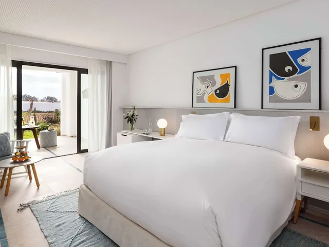 غرفة فاخرة بسريرين منفصلين بإطلالة على الحديقة، SOFITEL AGADIR THALASSA SEA AND SPA 2/10