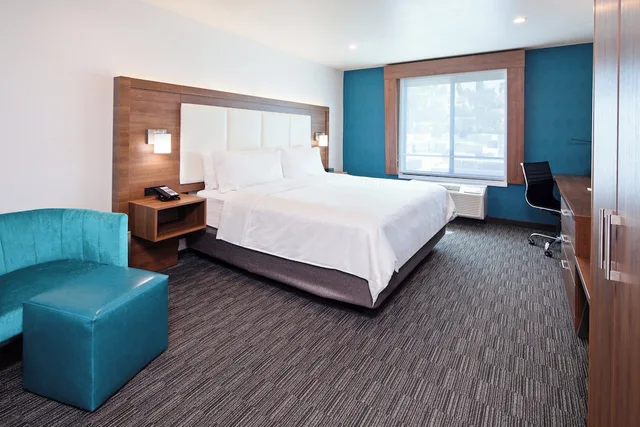 غرفة قياسية بسرير كوين، Holiday Inn Express Hollywood Walk of Fame An Ihg Hotel 4/10