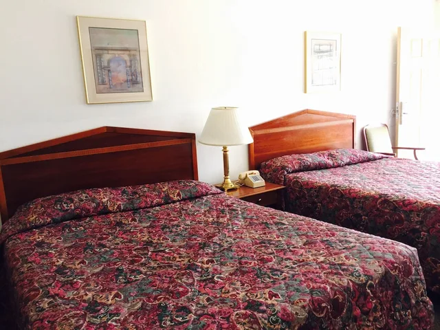 غرفة قياسية بسريرين كوين، Maple Inn Suites 1/2