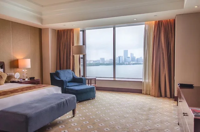 جناح تنفيذي بسرير كينج بإطلالة على البحيرة، KEMPINSKI HOTEL SUZHOU 1/5